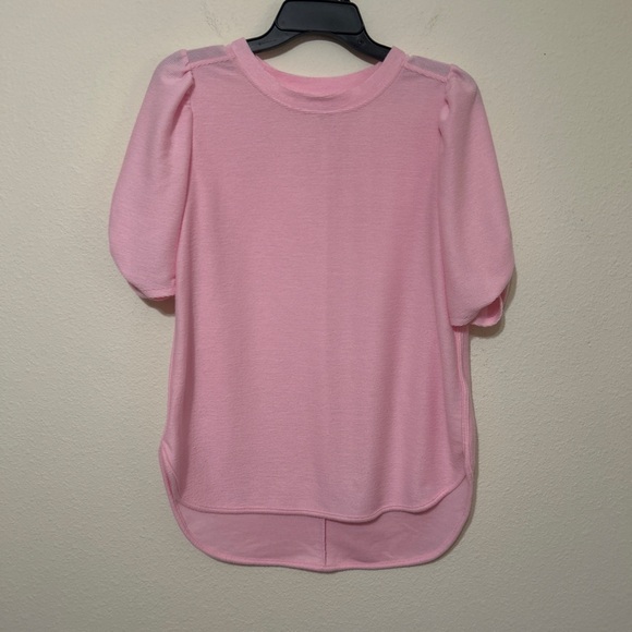 Crown & Ivy Pink Ribbed Short Puff Sleeve Blouse with Knotted Detail - Picture 4 of 8